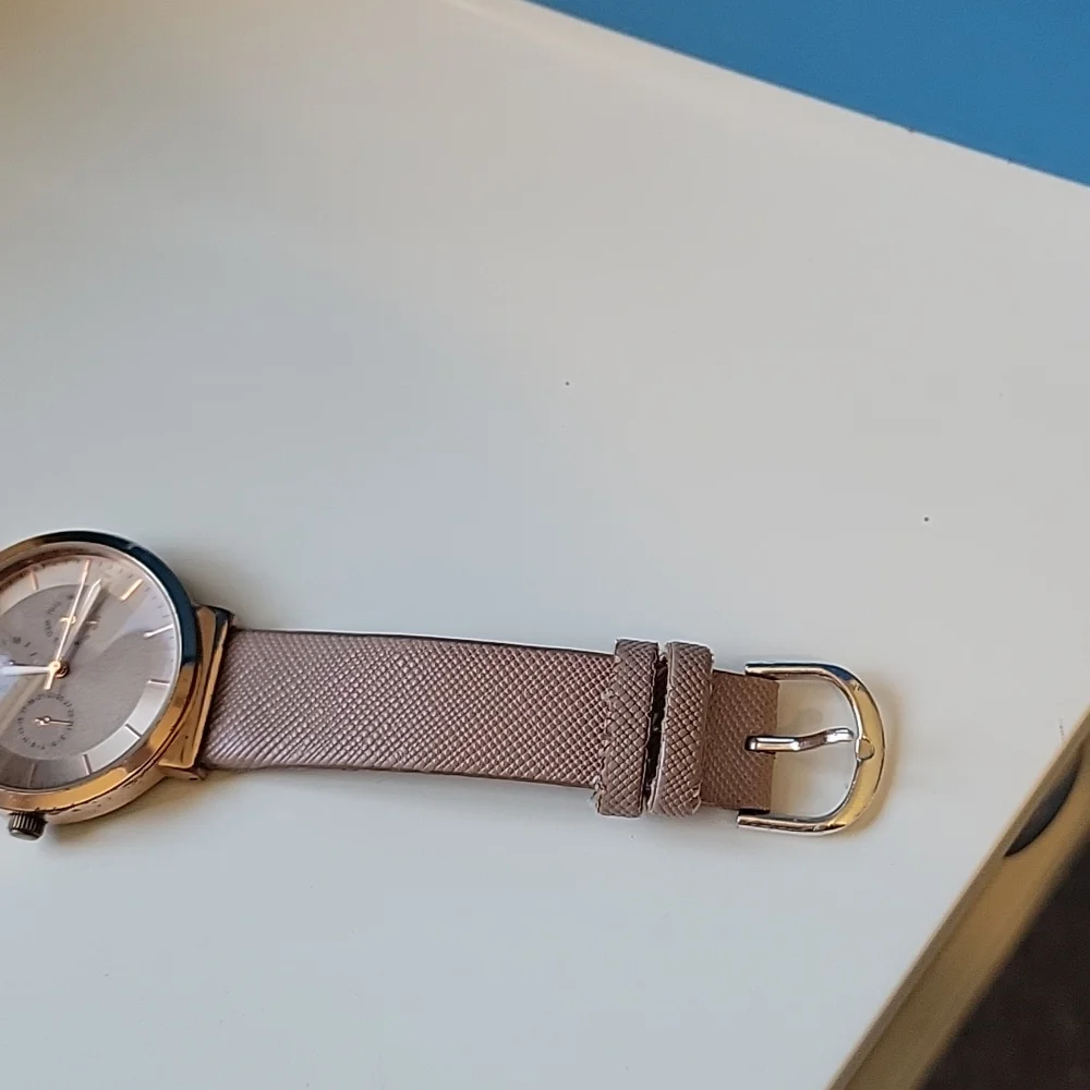 Watch - Picture 5 of 6